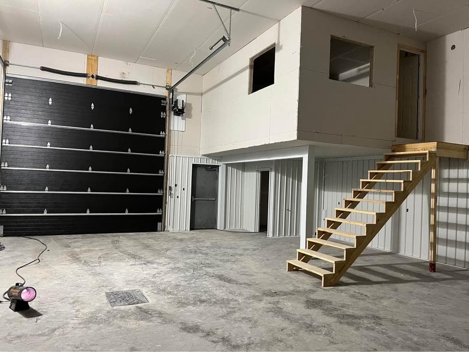warehouse — 2987-2995 rue King Est